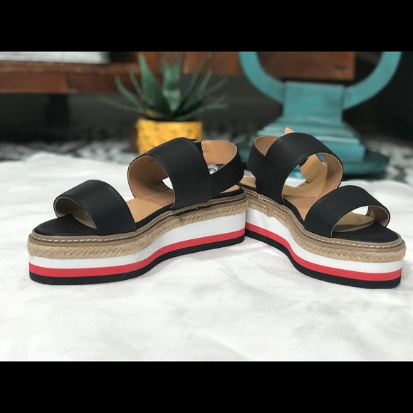 Women Sandal - Picture 7 of 7